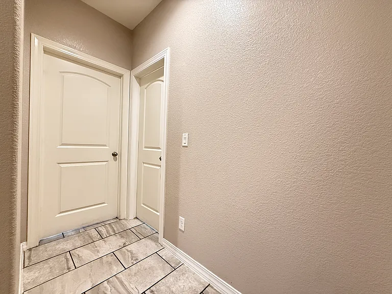 1028 Flyer Pl — Photo 18