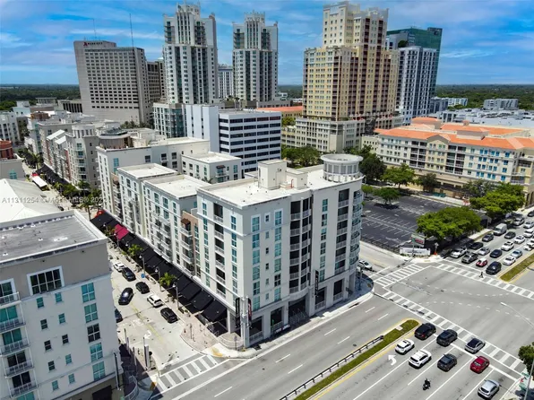 7270 SW 88th St APT B306, Miami, FL 33156
