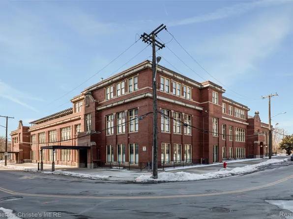 1395 Antietam Ave APT 39, Detroit, MI 48207