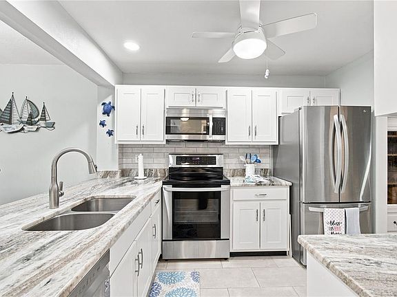 4th image of 14130 ROSEMARY LANE #4209
