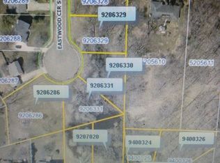 Eastwood Cir SE, North Canton, OH 44720