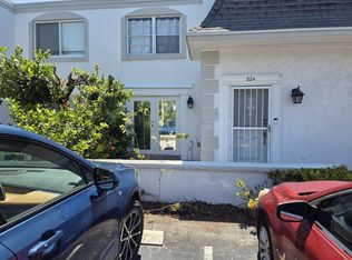 824 NE 27th Ave, Hallandale, FL 33009