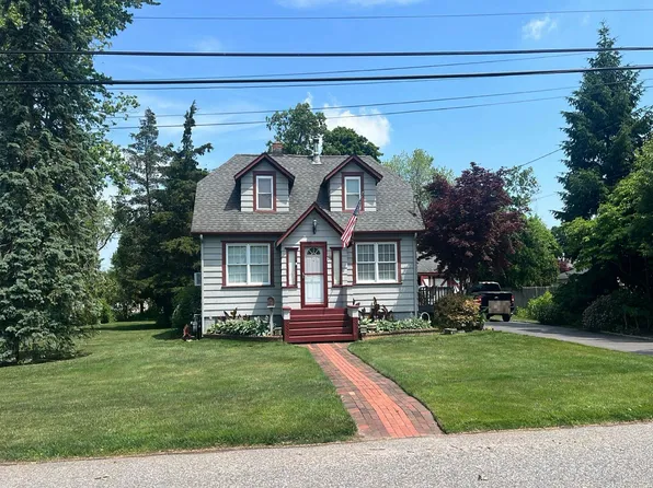 29 Nassau St, Islip Terrace, NY 11752