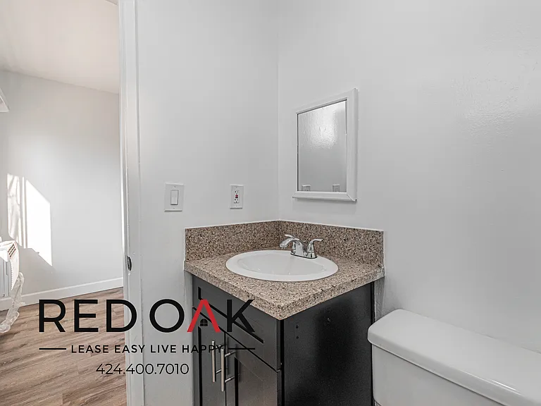6722 Troost Ave #10 — Photo 12