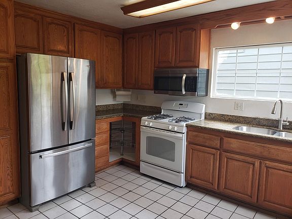 5th image of 823 61st St