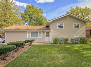 26147 N Walnut Ave, Mundelein, IL