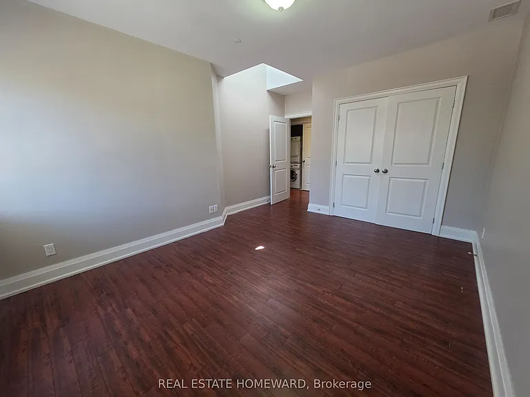425 Queen St E #A — Photo 14