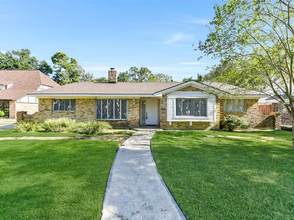 418 Forest Lake Drive, Seabrook, TX 77586