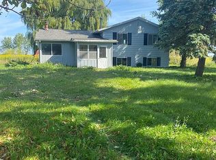 99 E Center Rd, Essexville, MI