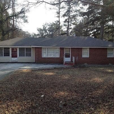 2nd image of 542 Pine Pl