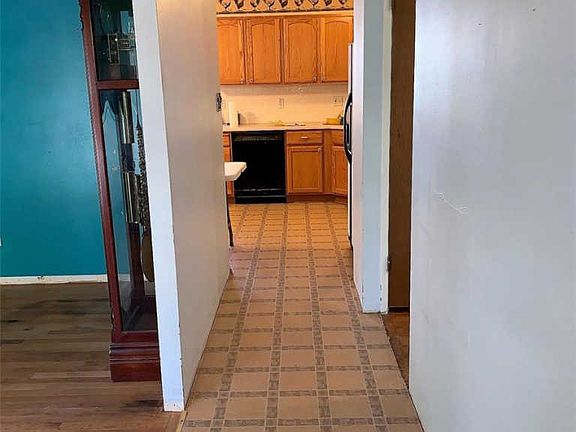 3rd image of 11943 Kentwood Dr