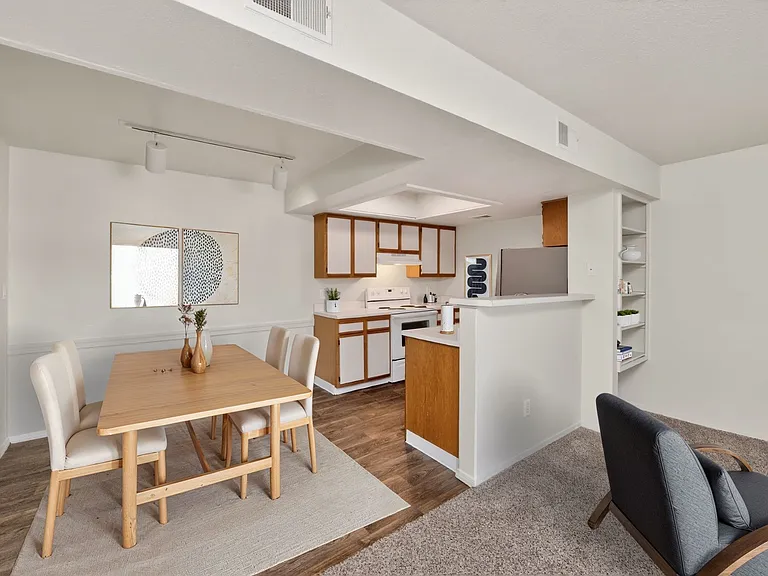 Aurora (Classic) - 1 Bed / 1 Bath - 700 Sq.Ft.