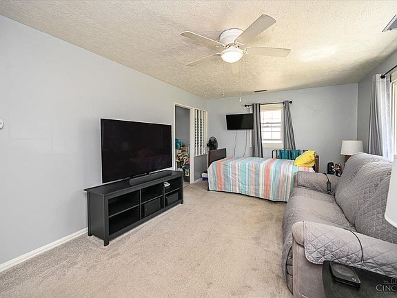 5th image of 10907 Ohio Ave