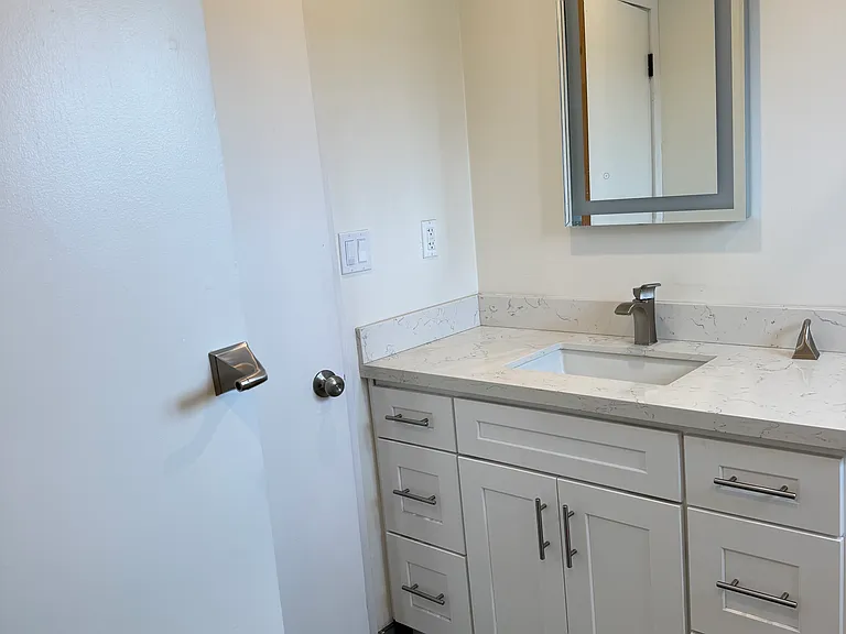 1754 Pine Ave #9 — Photo 6
