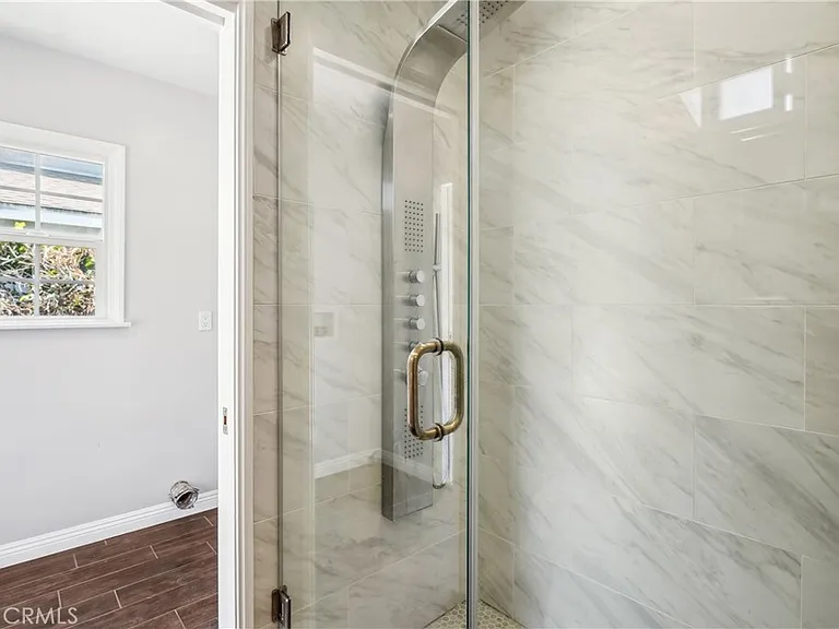 3816 S Victoria Ave — Photo 24