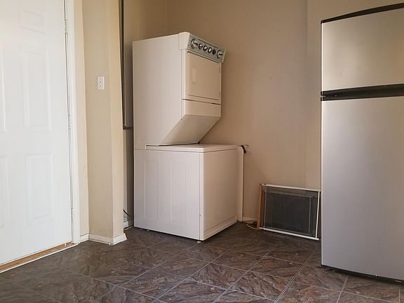3rd image of 1070 W Granville Ave APT 32