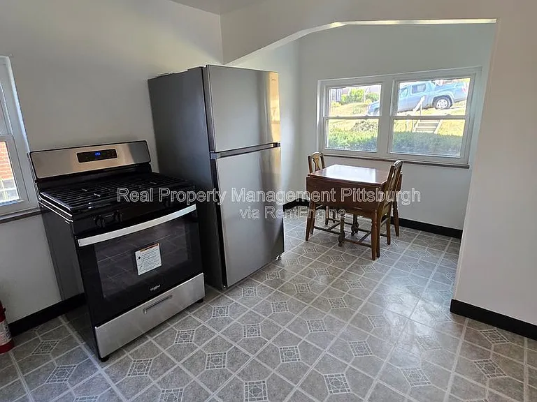 4744 Lougean Ave — Photo 2