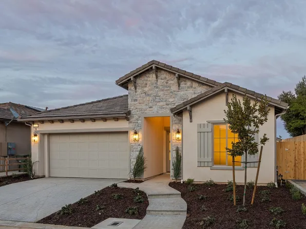 1643 N Ryan Ave, Clovis, CA 93619