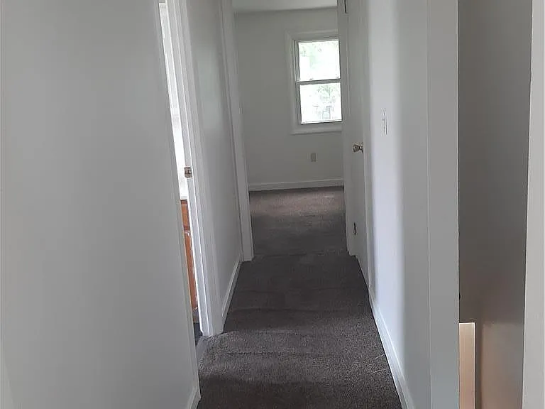 824 E 8th St — Photo 10