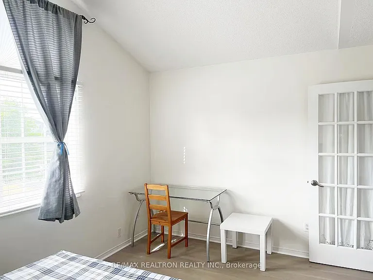 4 Twin Streams Rd — Photo 8