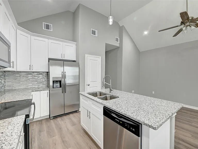 8695 Sassafras St — Photo 6