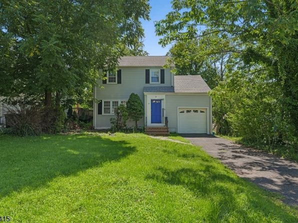 32 Locust Ave