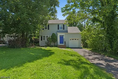 32 Locust Ave Photo 1