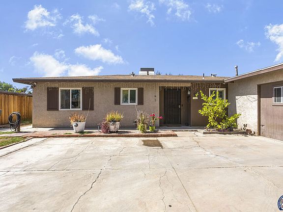 2nd image of 1729 Smoketree Dr