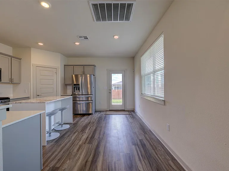 8012 Linda Michelle Ln — Photo 10