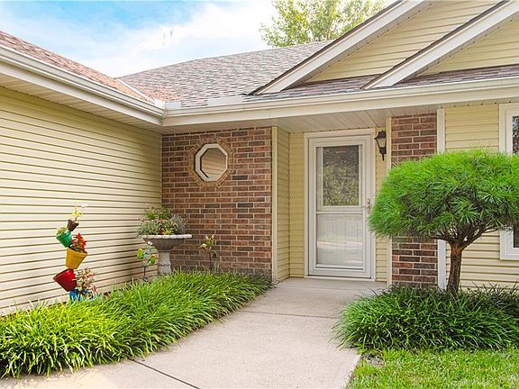 3rd image of 205 Cross Creek Ln