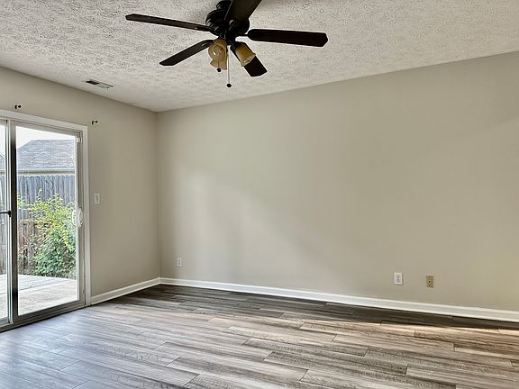 4th image of 292 Bluegrass Dr