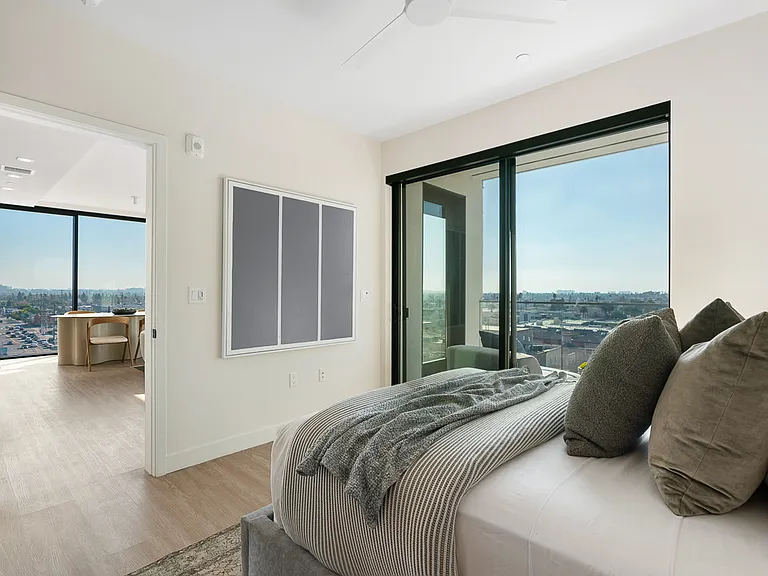 Venue Residences — Photo 142