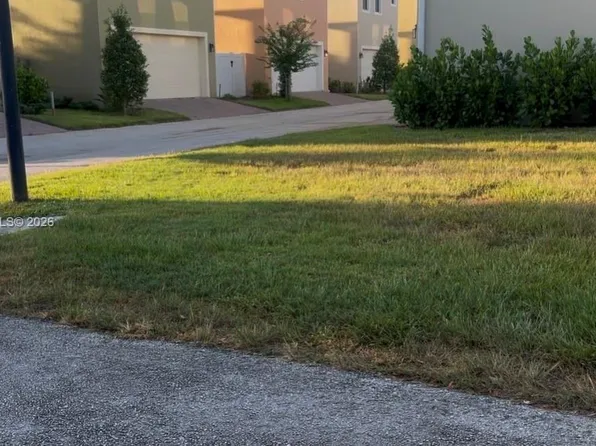 2366 SE Tavares Dr, Port Saint Lucie, FL 34952