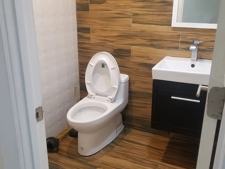 255 Hart St #1B — Photo 8