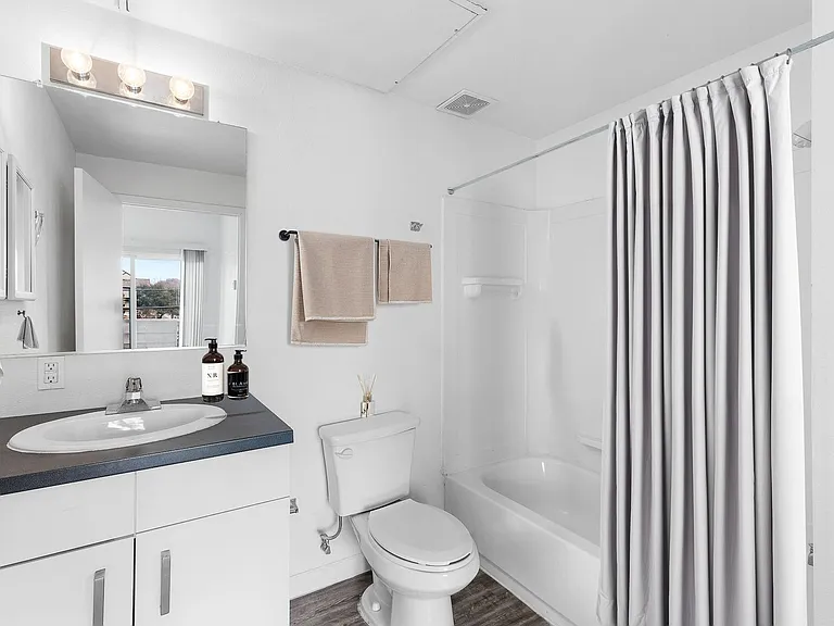 Green Spring Apartments — Photo 16