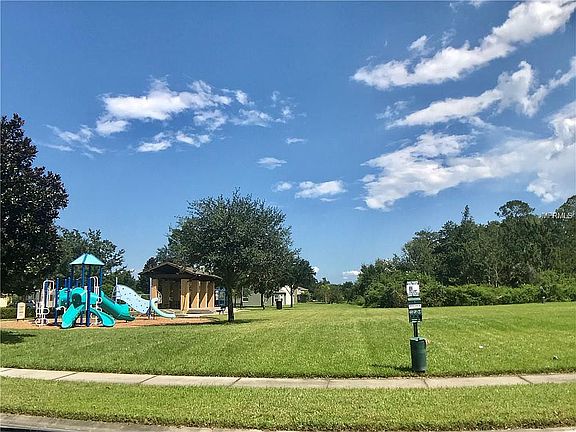 5th image of 450 Cortona Dr