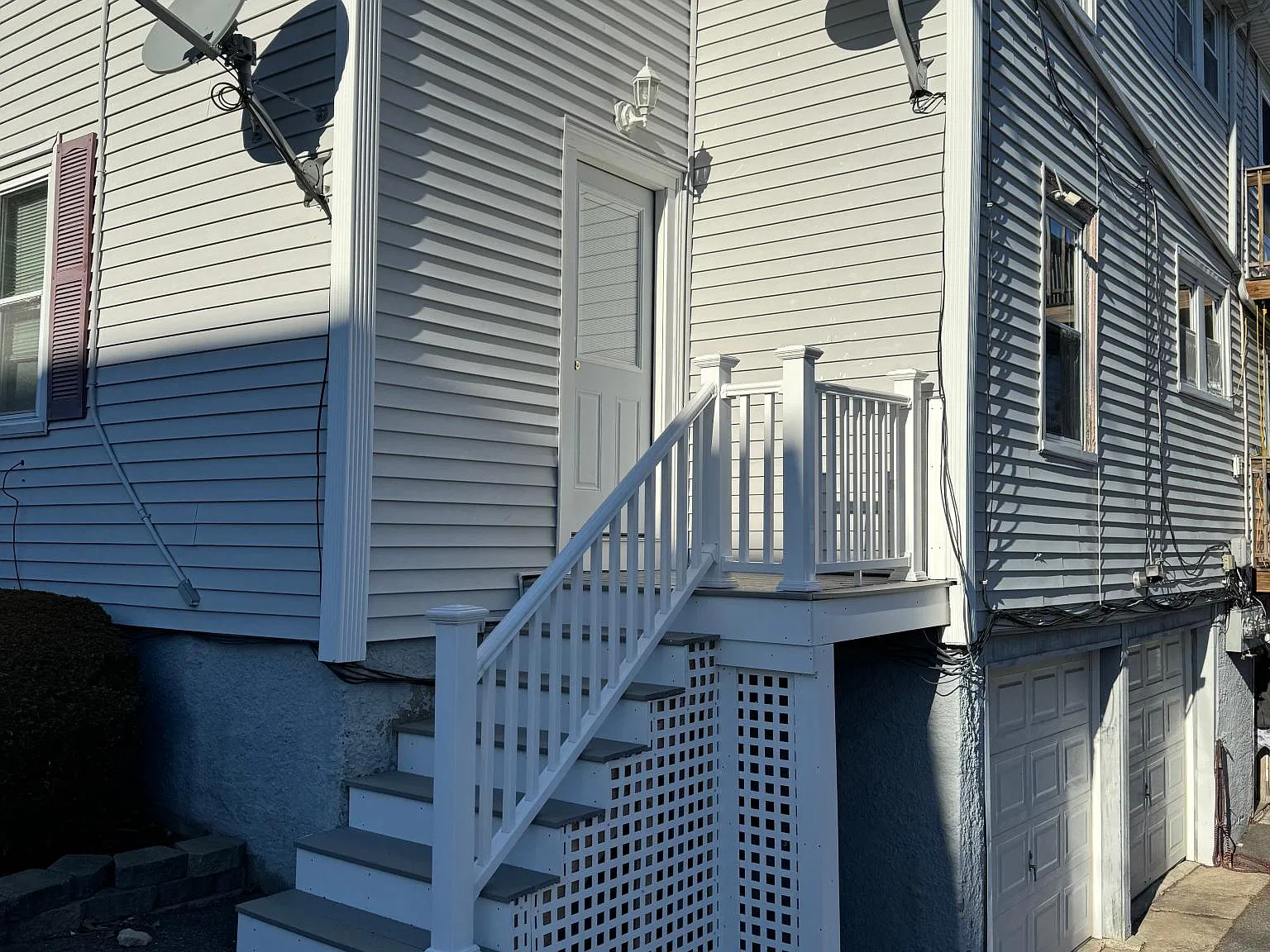 114 Lincoln Ave — Photo 2