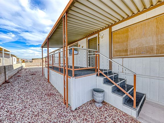 3rd image of 3038 Comitan Ln