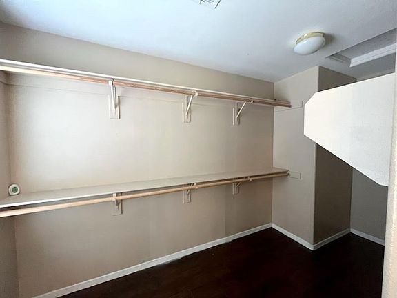 3rd image of 5733 Clarendon Ln