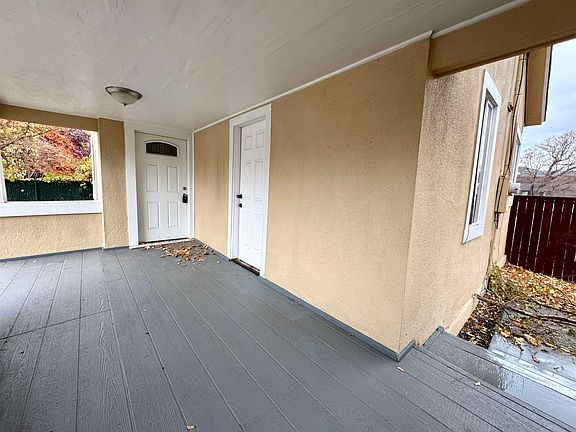 2nd image of 607 Nevada St