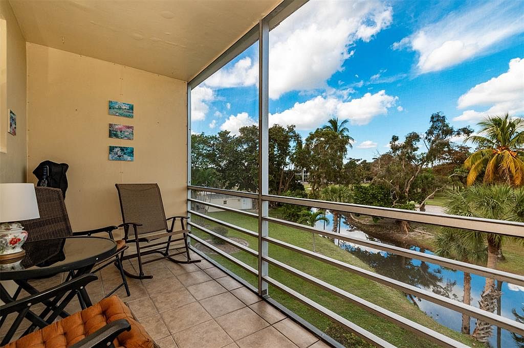 4411 NW 16th St #305