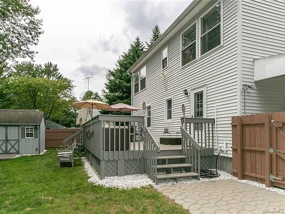 5th image of 87 Millbrook Dr