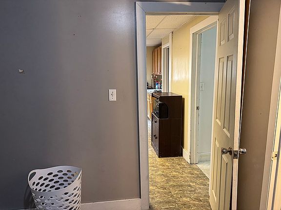 4th image of 125 W Logan St