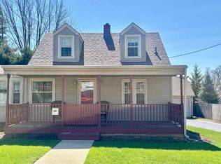 909 E 4th St, Belvidere, IL