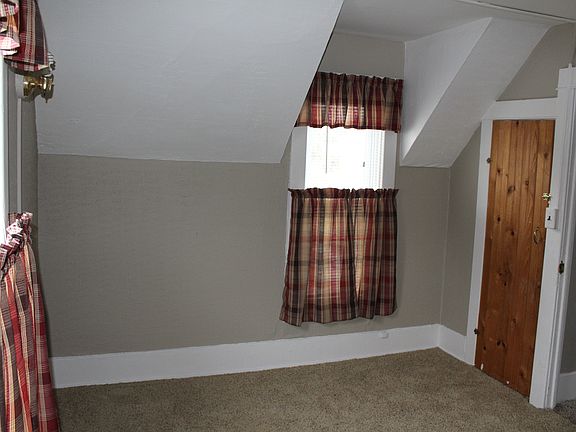 upstairs bedroom 1