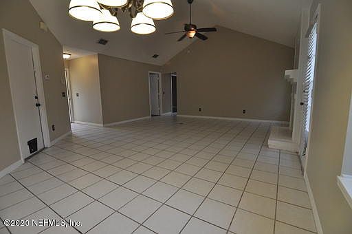 5th image of 3577 Mandarin Woods Dr N