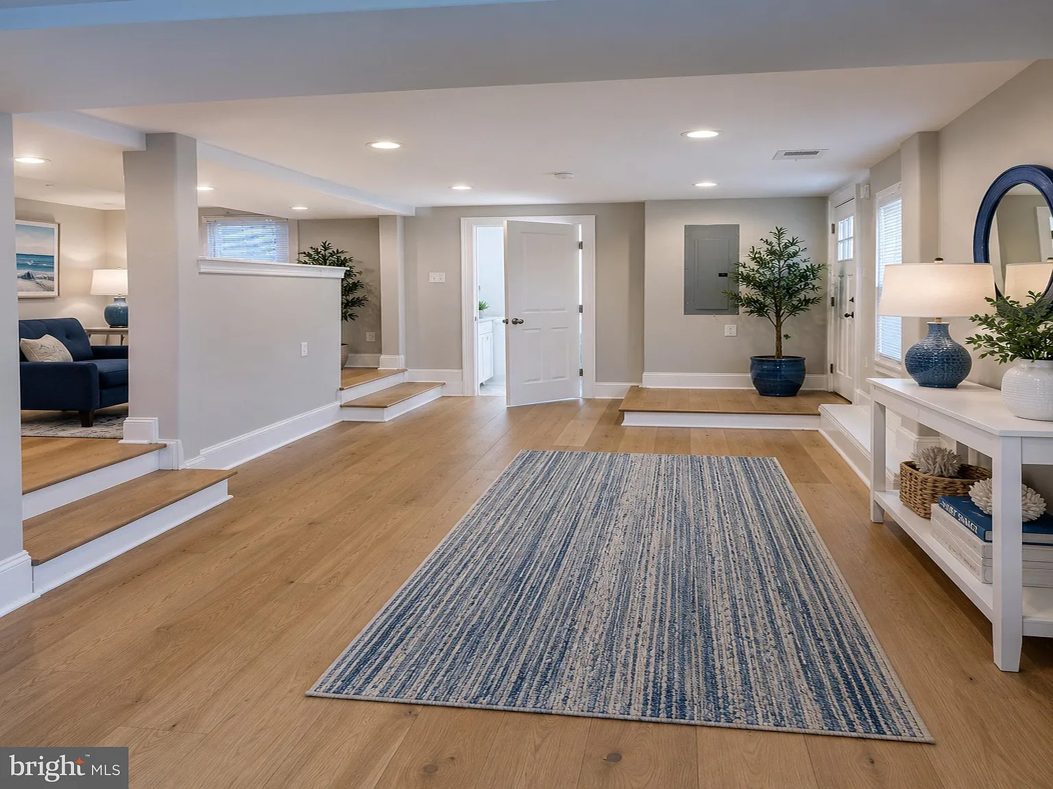 2 bed, 1648 sqft, $3,995 — Photo 3