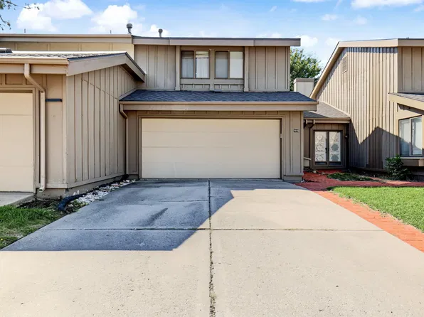 8201 E Harry St APT 1803, Wichita, KS 67207