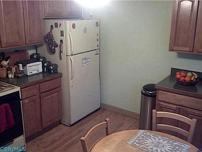 5th image of 3682 Hollowcrest Ave