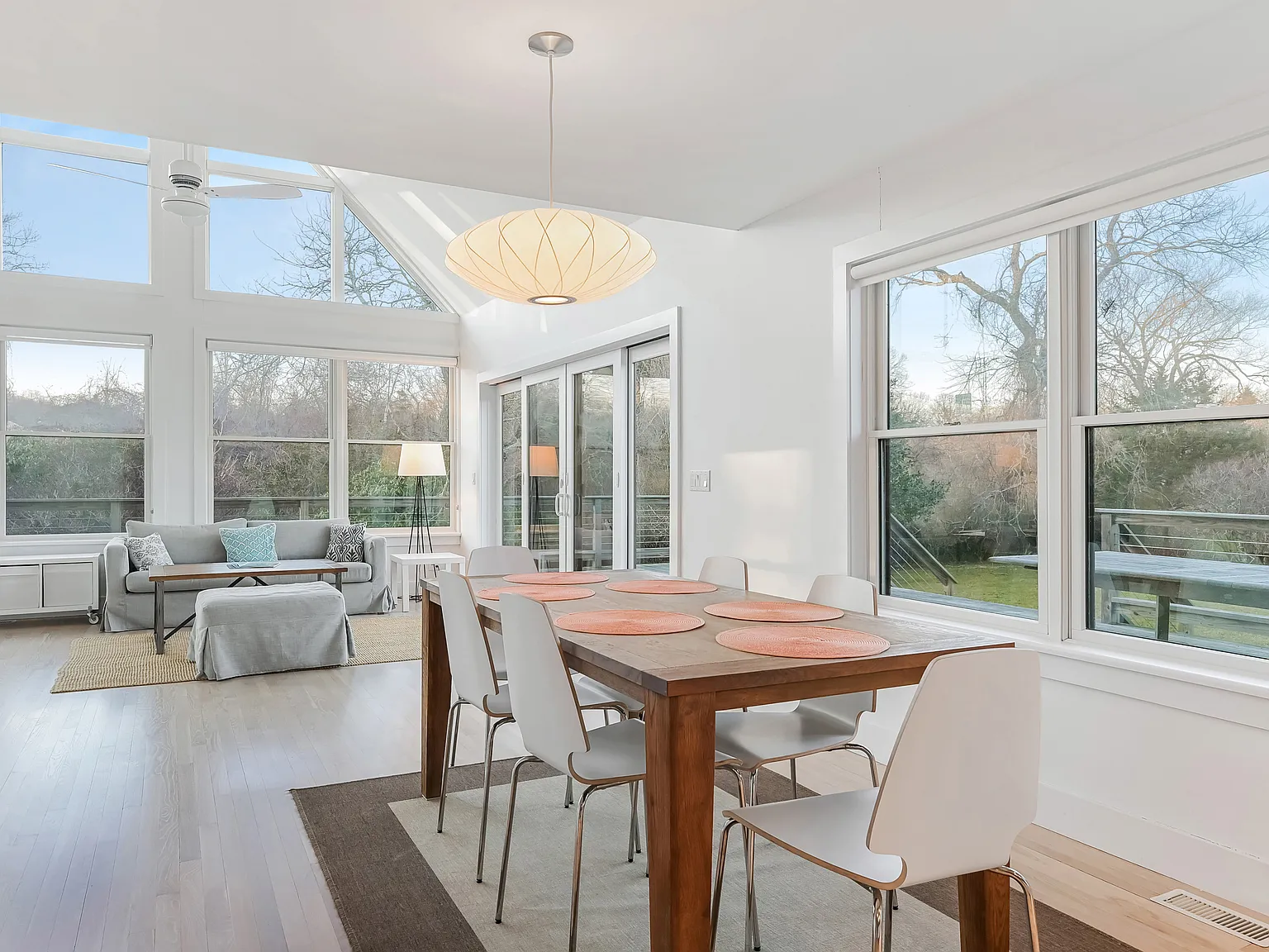 Montauk Hideaway - Close To Ocean & Golf — Photo 4
